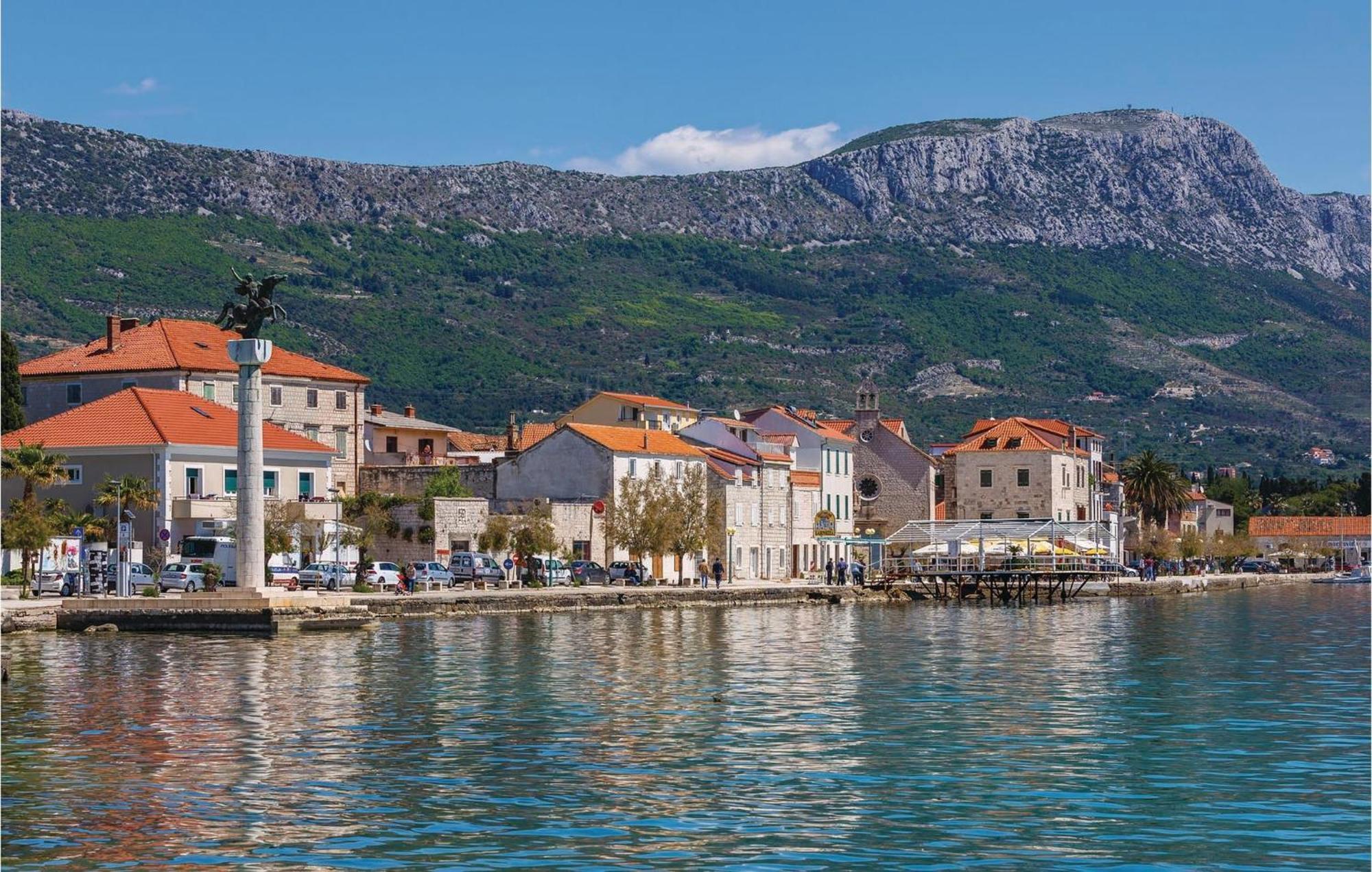 Stunning Apartment In Kastel Stari With Wifi Kaštela Buitenkant foto